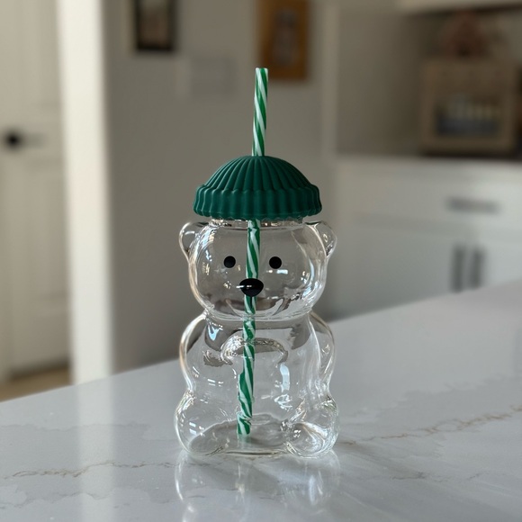 Glass Bear Shaped Cup with Green Lid and Straw - NEW - Picture 2 of 6